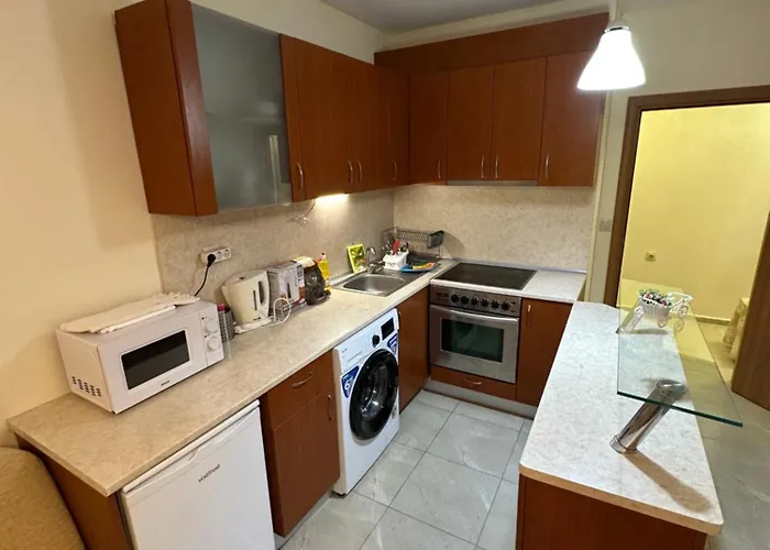 Near The Sea بوموري